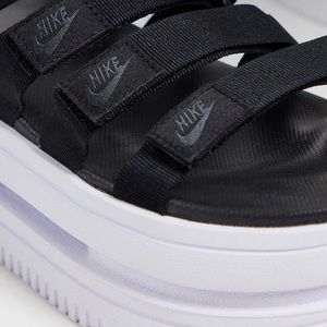 Nike Icon classic platform sandal size 9